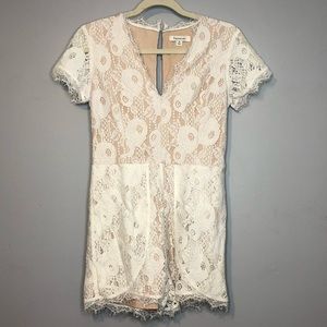 FRANCESCAS Women’s White Lace Romper Size M
